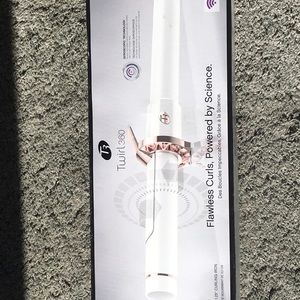 Twirl 360 curling iron
